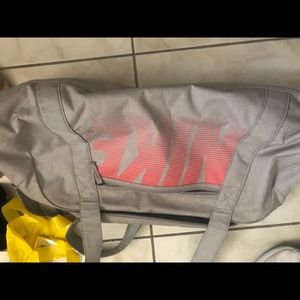NIKE DUFFEL BAG